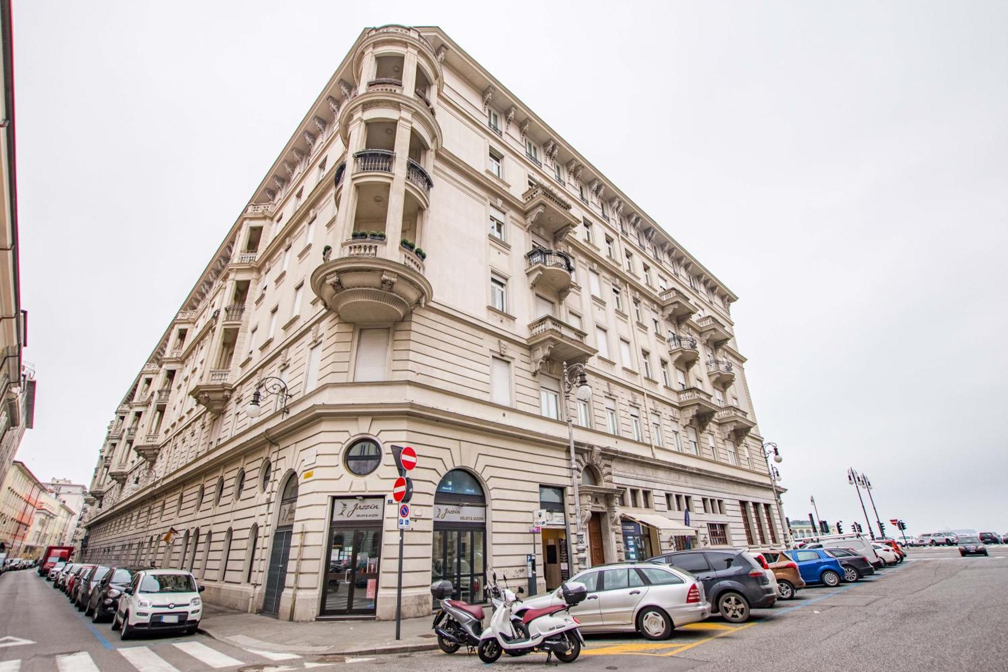 Mercato Vecchio City Trieste Luaran gambar
